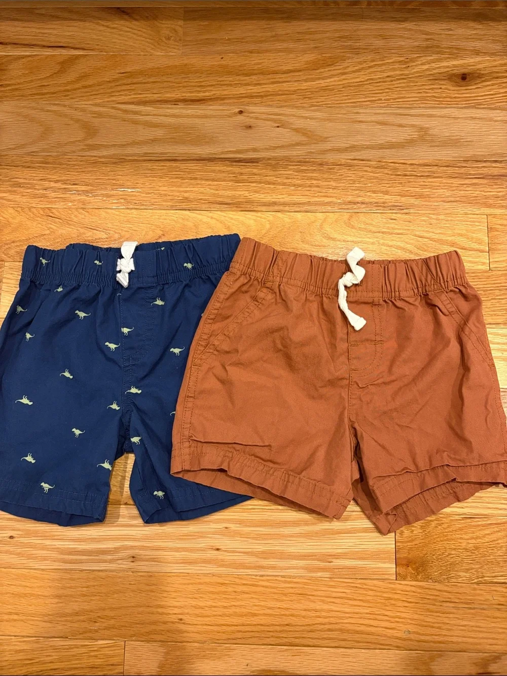 2 18 M carters shorts baby boy ( never worn)